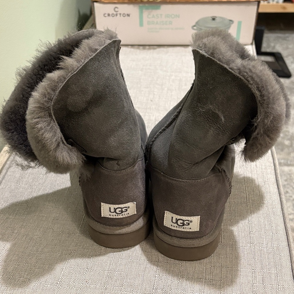 UGG Short Shearling Fold-Over Boots in Charcoal Gray